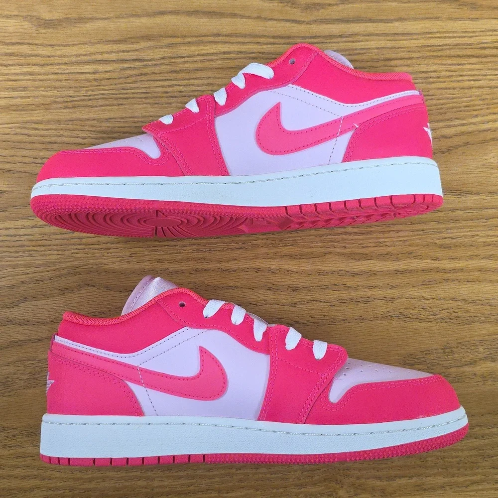 Air Jordan 1 Low GS Pink Foam/Hyper Pink Size Women's 7.5 553560-661 New - Picture 5 of 8
